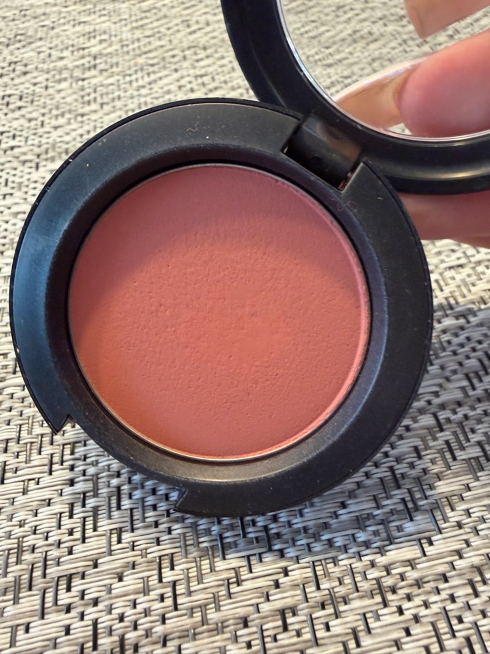 MAC Cosmetics Blush in pinch me - Picture 3 of 3